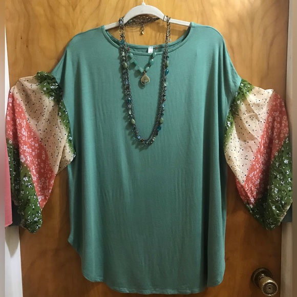 NEW Sage Green Chiffon Print Sleeves Tee 1X EMERALD - Picture 2 of 10